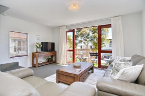 Tumeke Akaroa - Apartment - Christchurch Holiday Homes, Akaroa